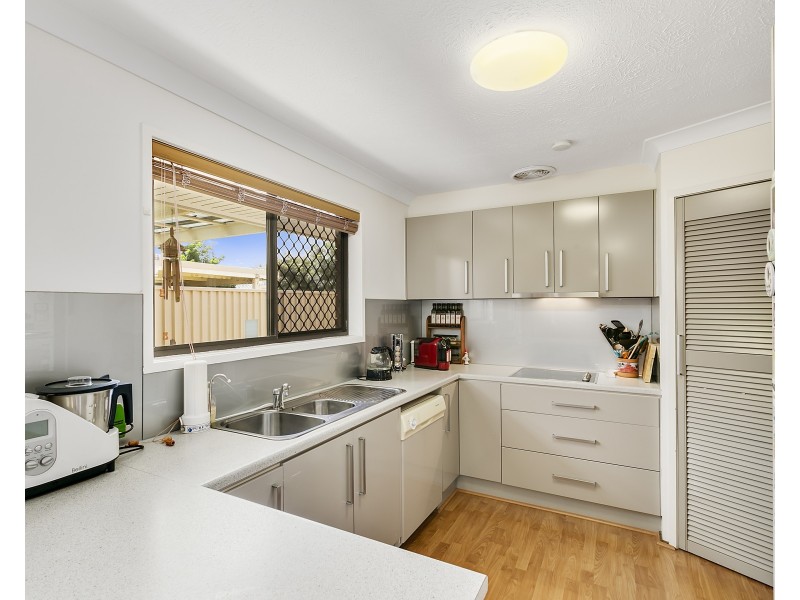 2 Burrinjuck Drive, Coombabah QLD 4216