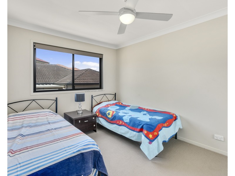 8 Katie Court, Arundel QLD 4214