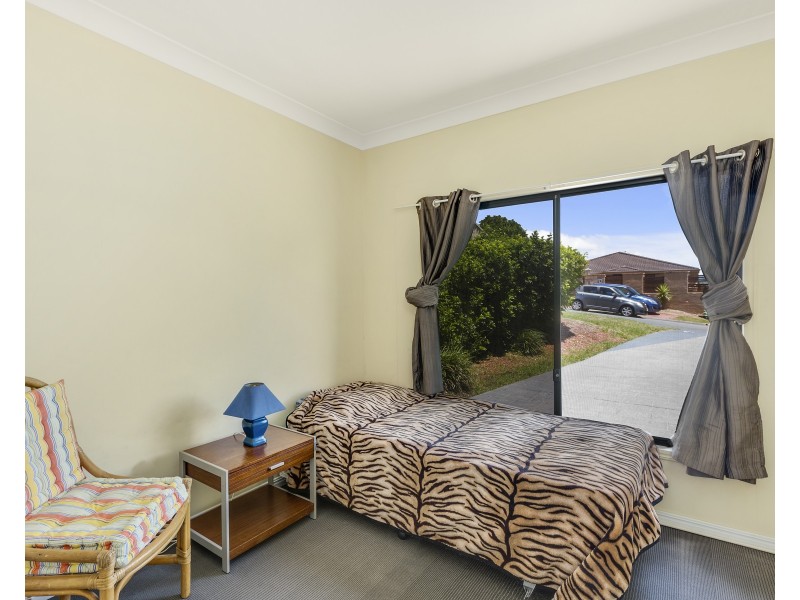 8 Katie Court, Arundel QLD 4214