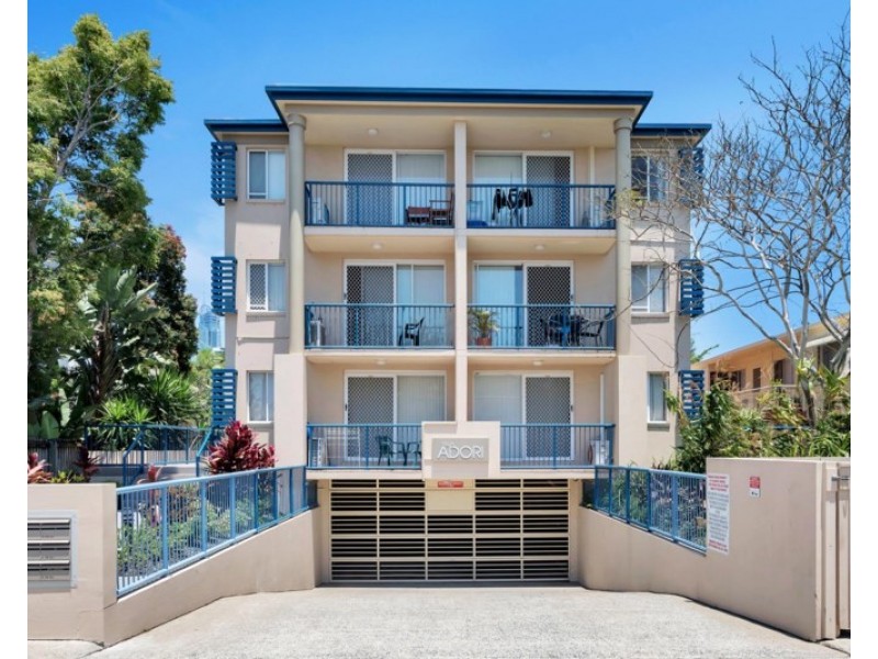 13/4 Adori Street, Chevron Island QLD 4217