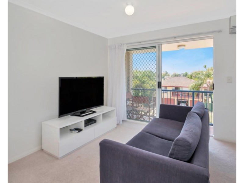 13/4 Adori Street, Chevron Island QLD 4217