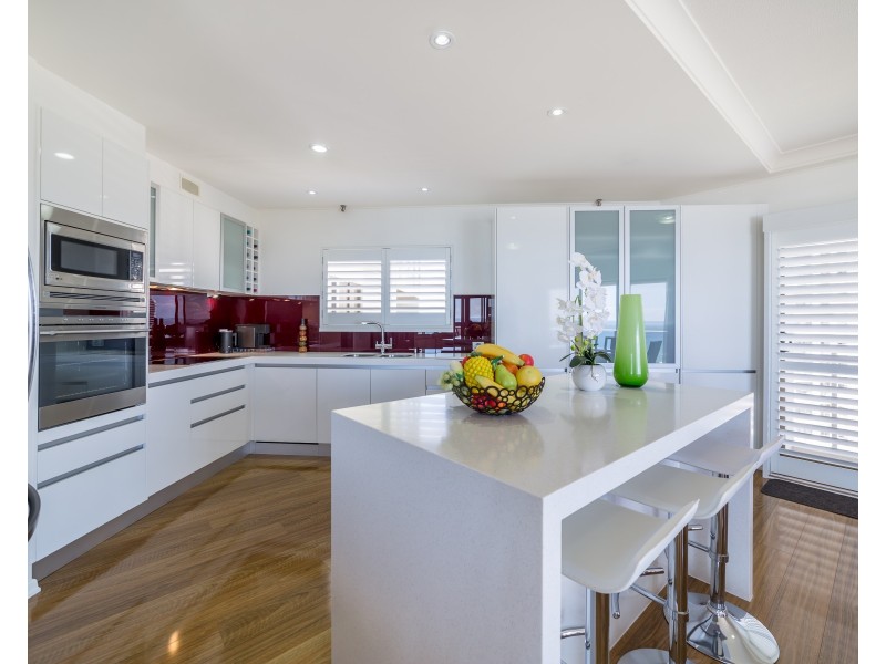 122/2 Admiralty Drive, Surfers Paradise QLD 4217