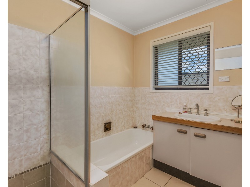 55 Woomera Crescent, Southport QLD 4215