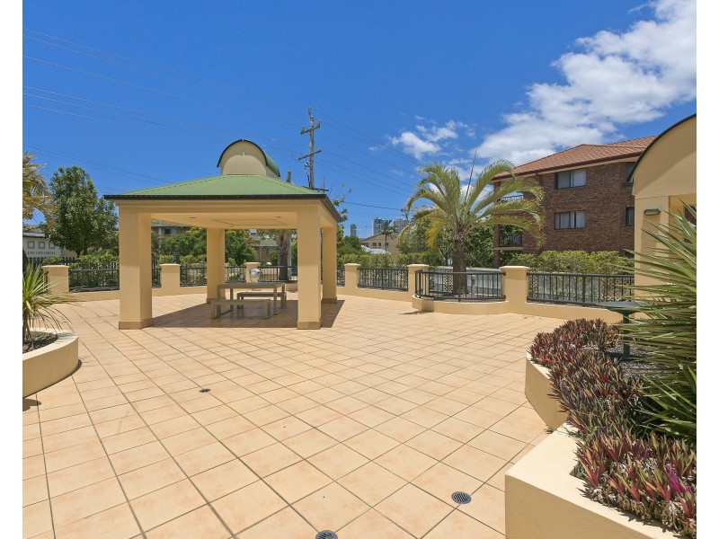 5/152 High Street, Southport QLD 4215