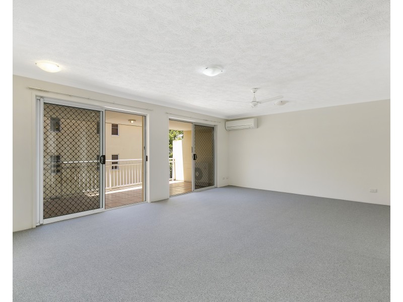 27/16 Sykes Court, Southport QLD 4215