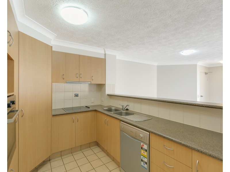 27/16 Sykes Court, Southport QLD 4215