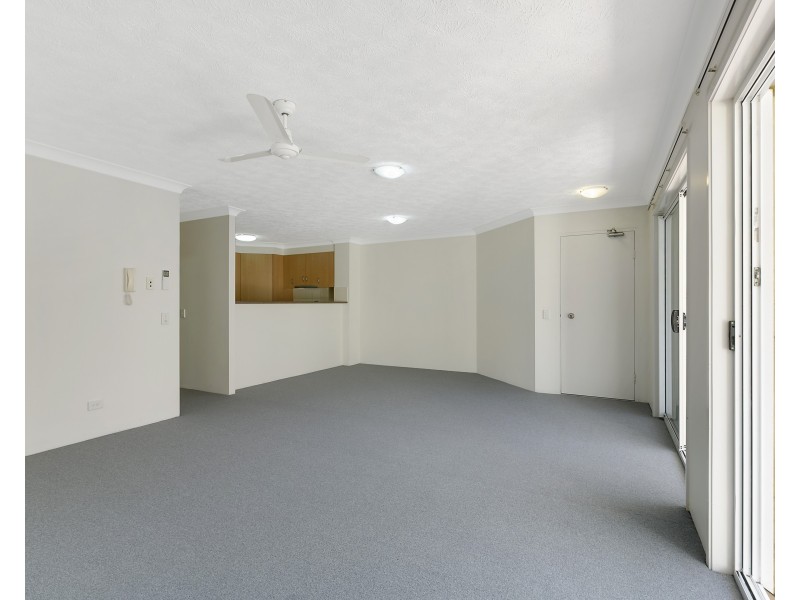 27/16 Sykes Court, Southport QLD 4215