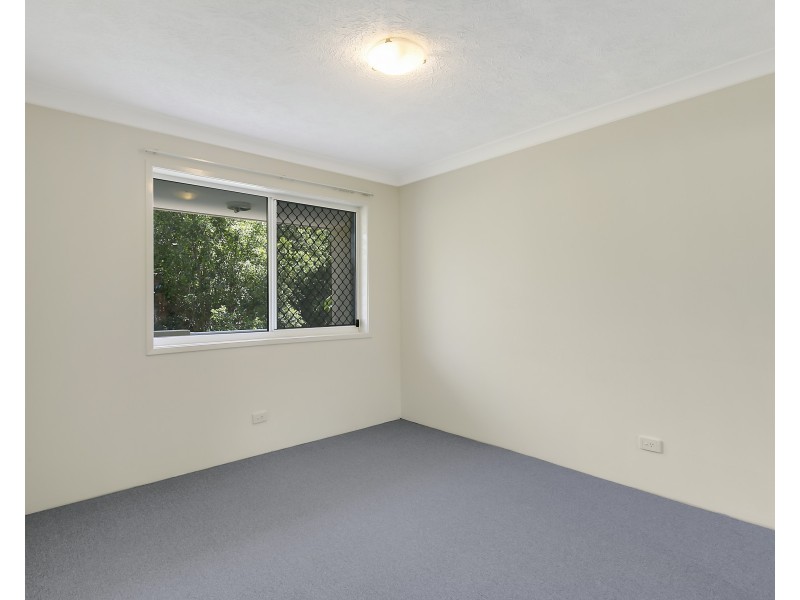 27/16 Sykes Court, Southport QLD 4215