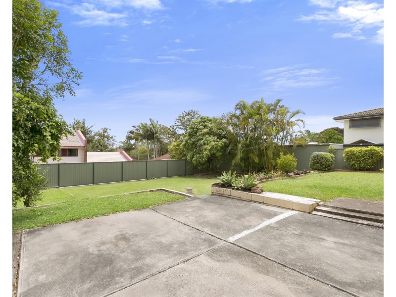 17 Nakina Street, Southport QLD 4215