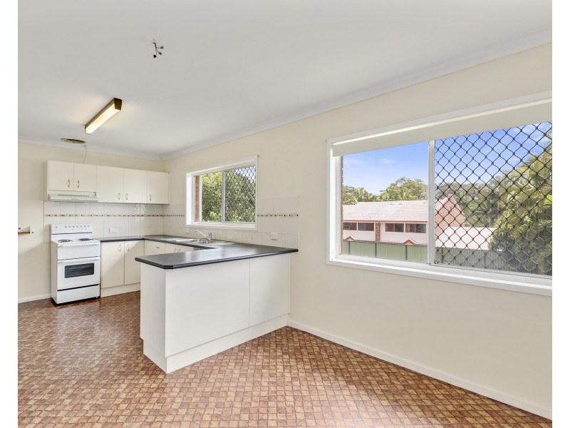 17 Nakina Street, Southport QLD 4215