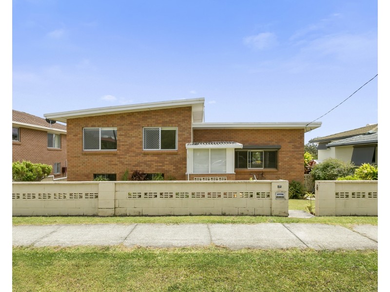 17 Nakina Street, Southport QLD 4215