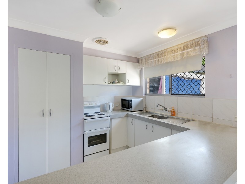 1/39 Terrigal Crescent, Southport QLD 4215