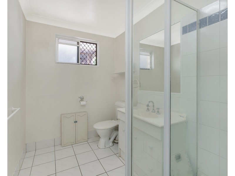 1/39 Terrigal Crescent, Southport QLD 4215