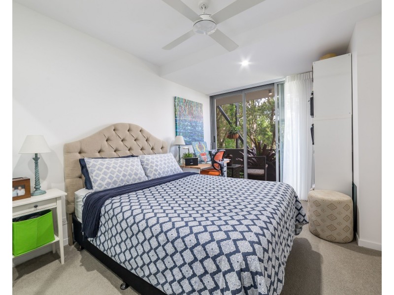 204/30 Brighton Parade, Southport QLD 4215