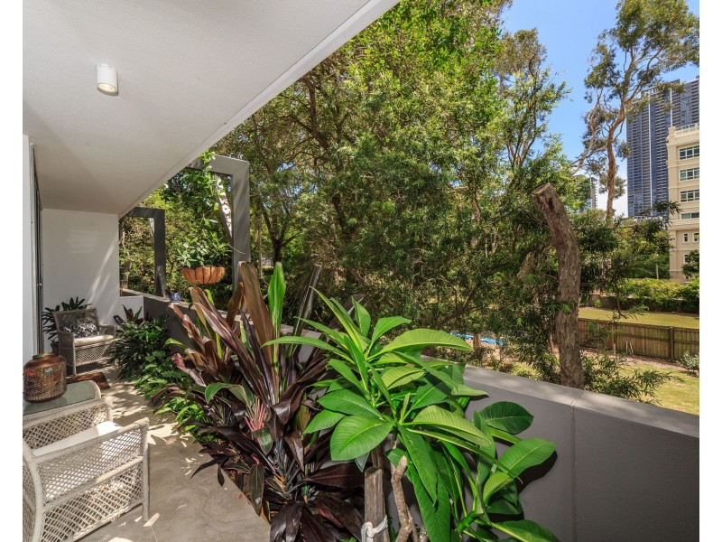 204/30 Brighton Parade, Southport QLD 4215