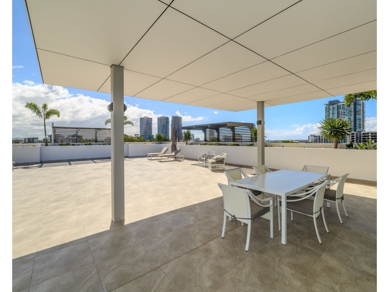 204/30 Brighton Parade, Southport QLD 4215