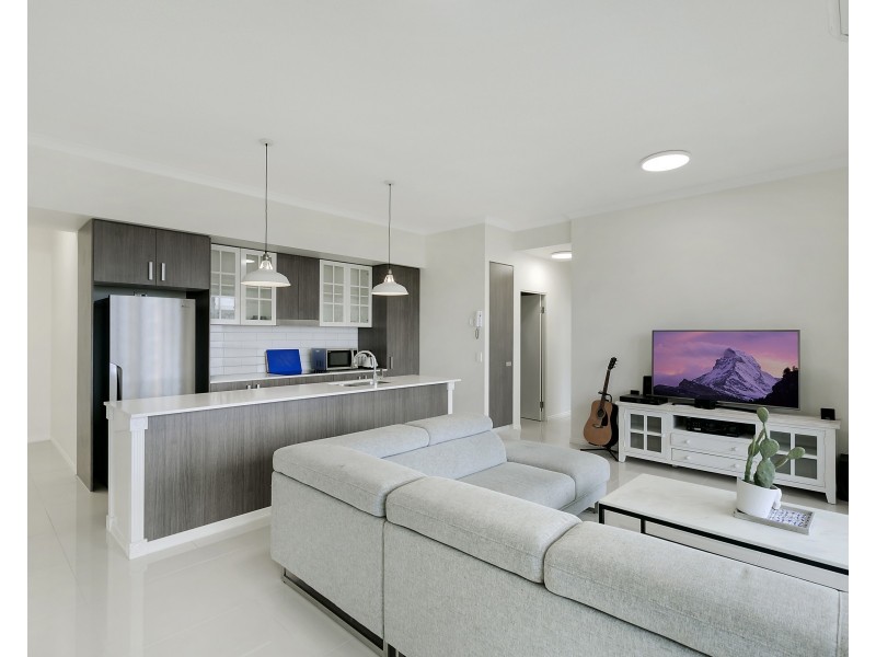 601/8 Waverley Street, Southport QLD 4215
