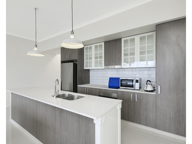 601/8 Waverley Street, Southport QLD 4215