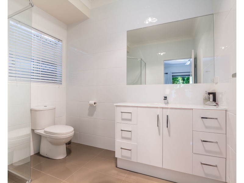 6 Ingles Circuit, Arundel QLD 4214