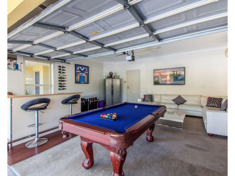 6 Ingles Circuit, Arundel QLD 4214