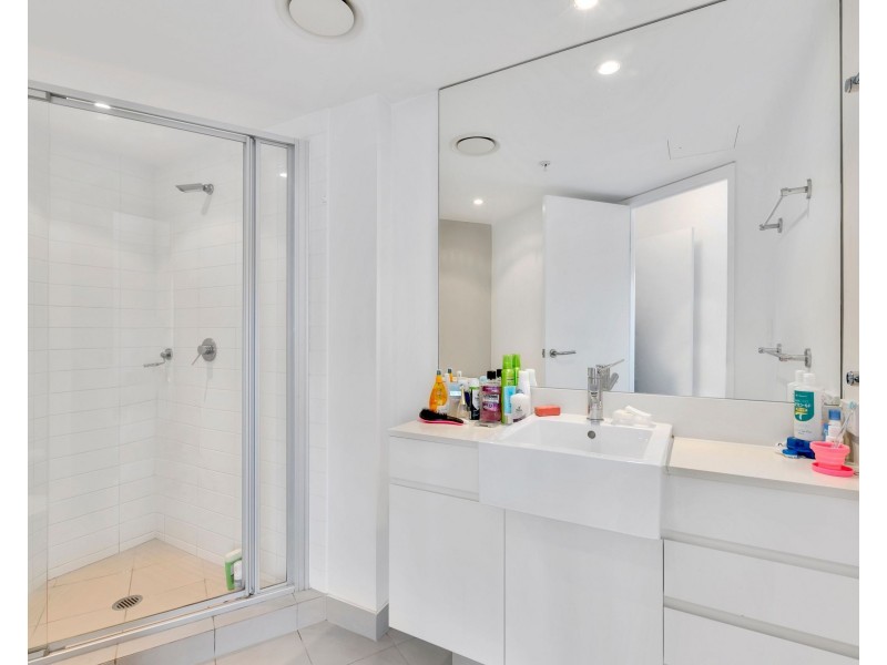 23002/5 Lawson Street, Southport QLD 4215