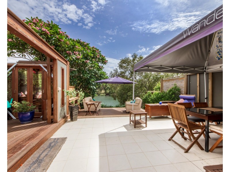 1/5 Royal Palm Court, Southport QLD 4215