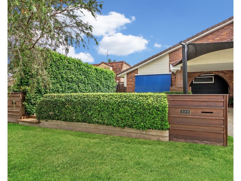 1/5 Royal Palm Court, Southport QLD 4215