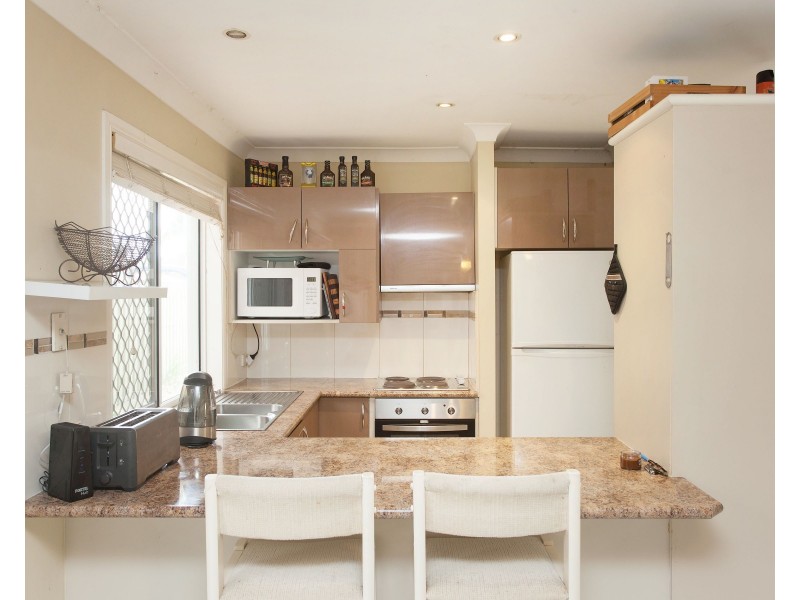 162 Greenacre Drive, Arundel QLD 4214