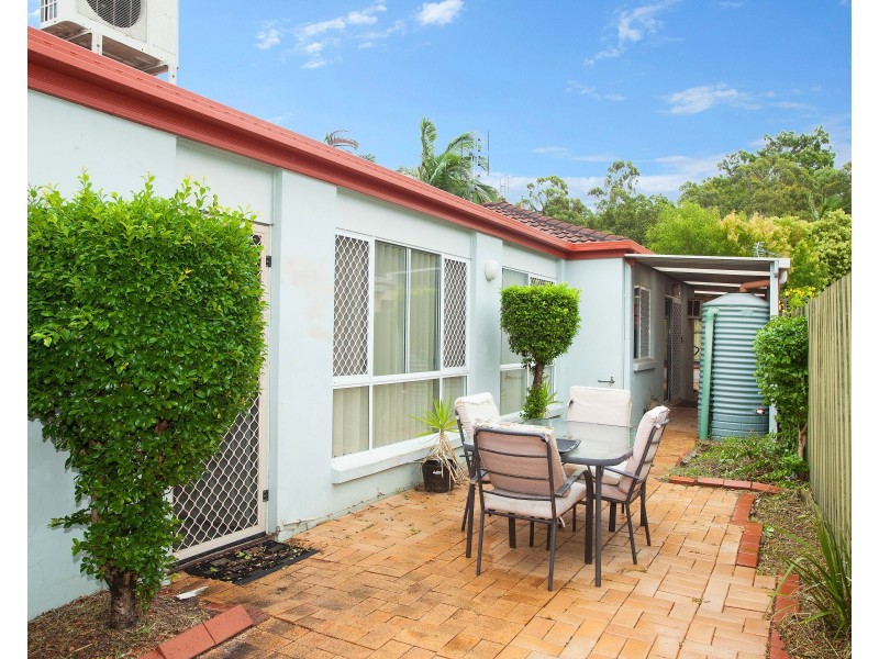 162 Greenacre Drive, Arundel QLD 4214