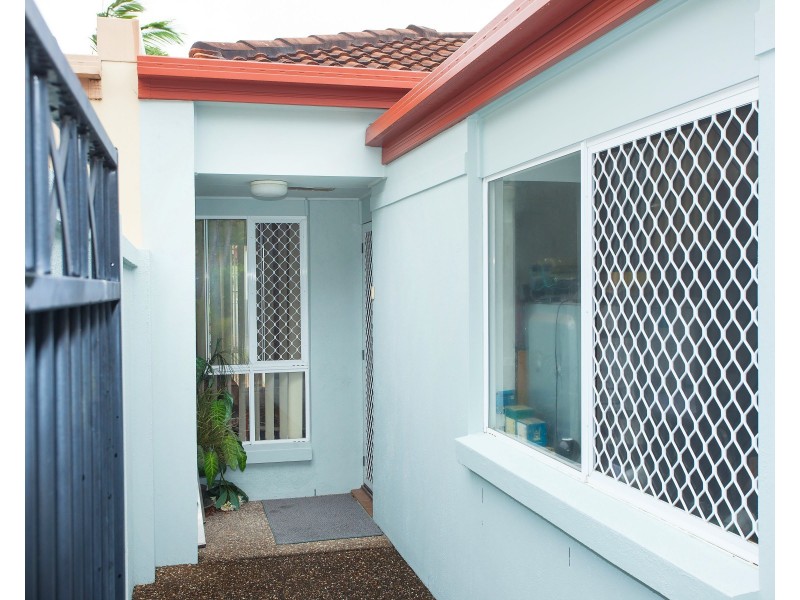162 Greenacre Drive, Arundel QLD 4214