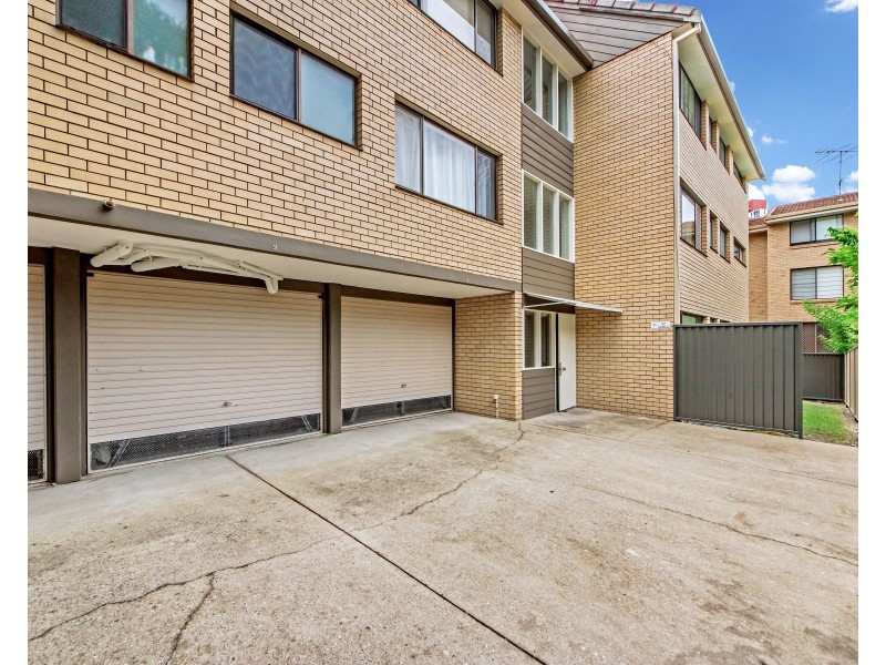 2/7 Lather Street, Southport QLD 4215