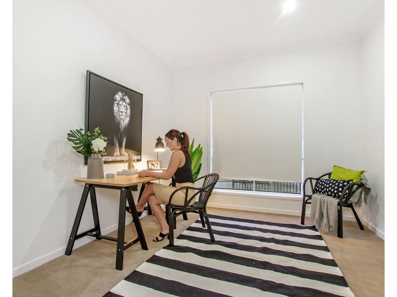 2 Greenvale Crescent, Maudsland QLD 4210