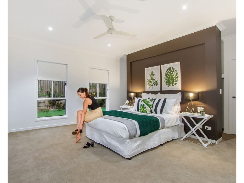 2 Greenvale Crescent, Maudsland QLD 4210