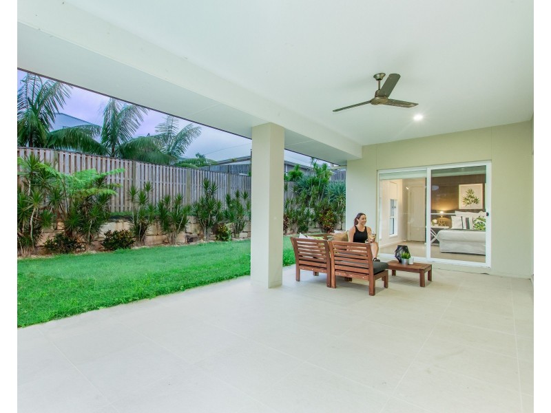 2 Greenvale Crescent, Maudsland QLD 4210