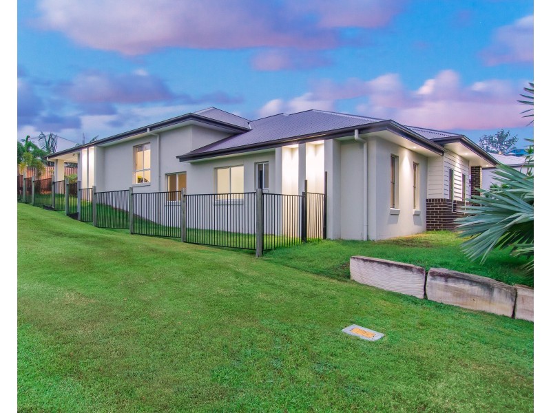 2 Greenvale Crescent, Maudsland QLD 4210