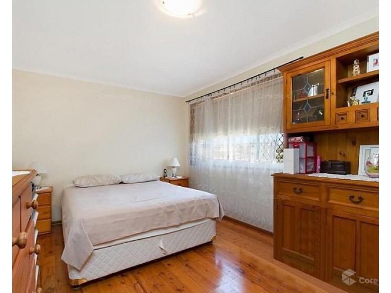 74 Woomera Crescent, Southport QLD 4215