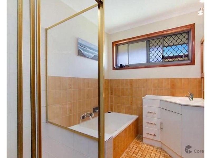 74 Woomera Crescent, Southport QLD 4215