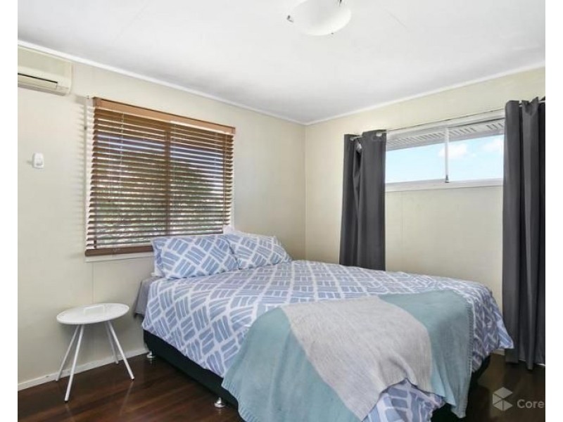 70 Woomera Crescent, Southport QLD 4215