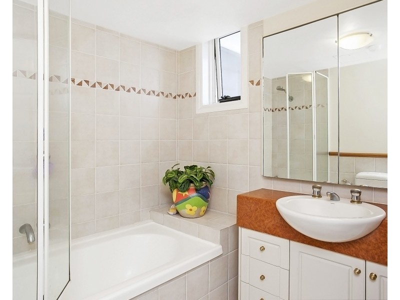 1211/24-26 Queensland Avenue, Broadbeach QLD 4218