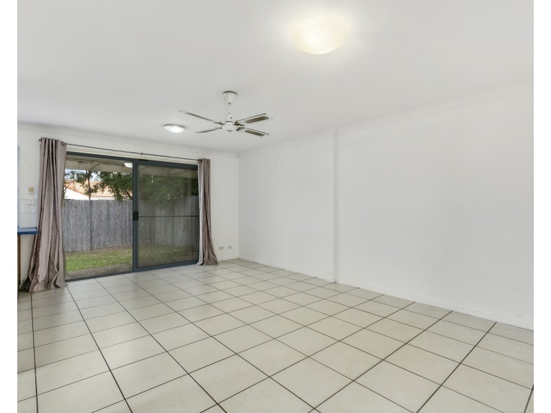 10/2 Studio Drive, Pacific Pines QLD 4211