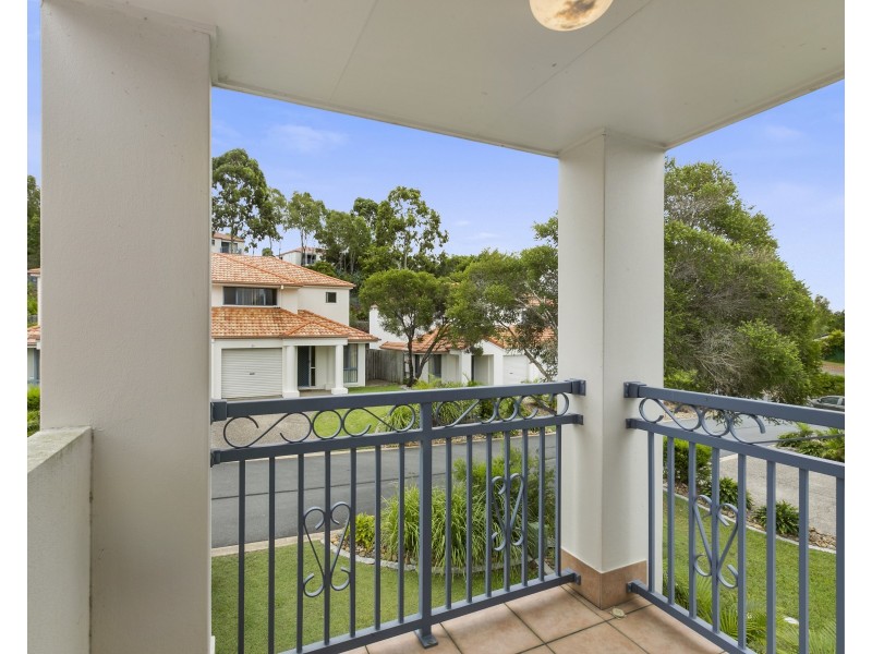 10/2 Studio Drive, Pacific Pines QLD 4211