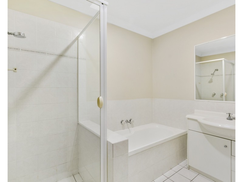 10/2 Studio Drive, Pacific Pines QLD 4211