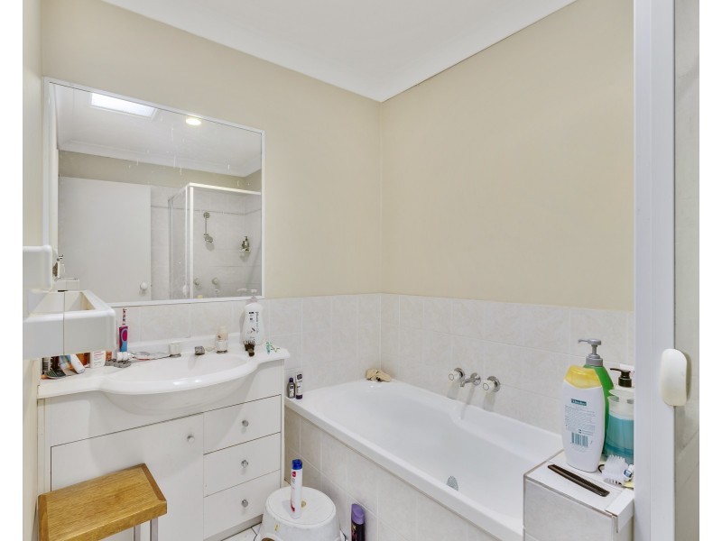 15/2 Studio Drive, Pacific Pines QLD 4211