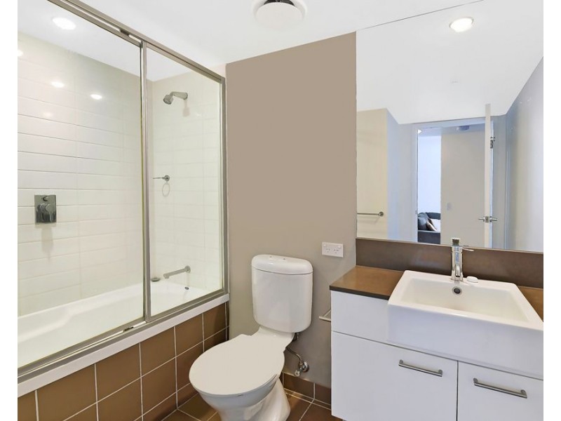 1377/56 Scarborough Street, Southport QLD 4215