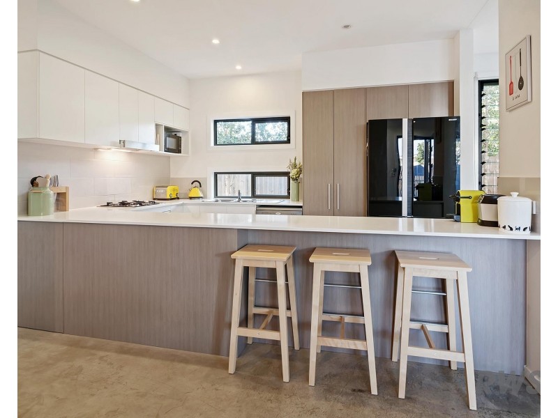 2/1 Fairway Avenue, Southport QLD 4215