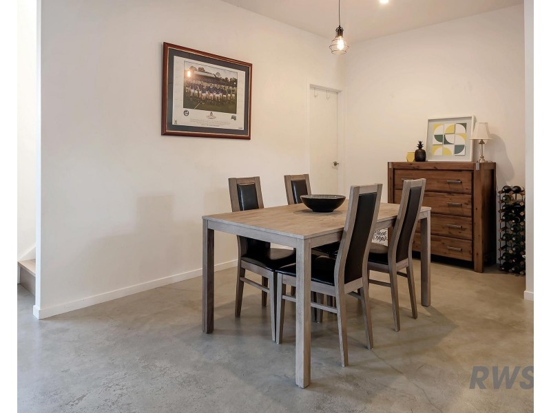 2/1 Fairway Avenue, Southport QLD 4215