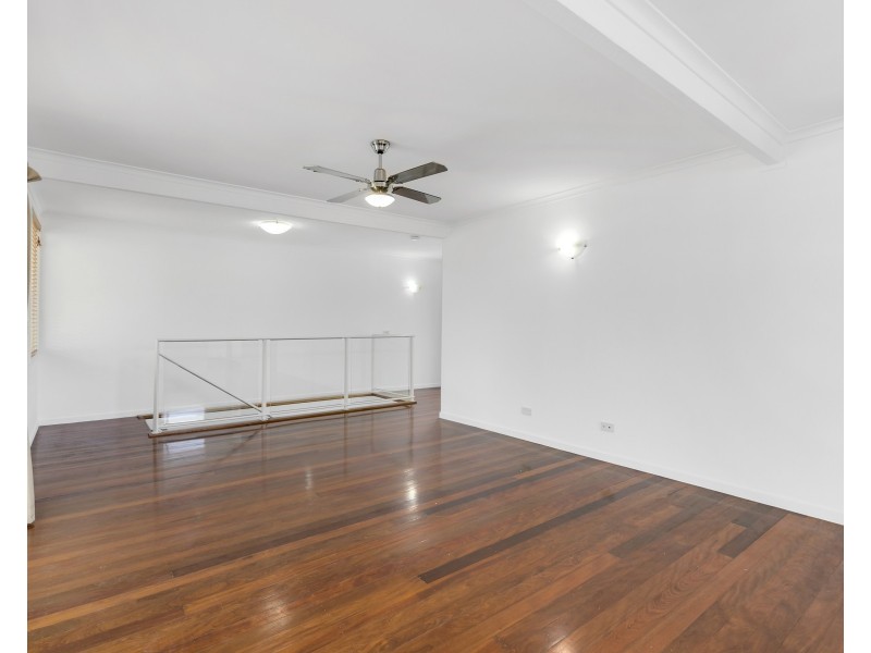 70 Benowa Road, Southport QLD 4215