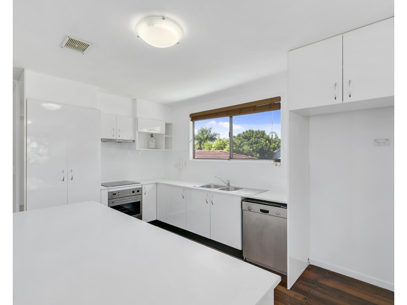 70 Benowa Road, Southport QLD 4215