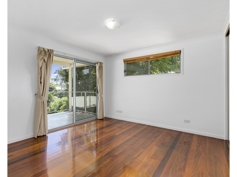 70 Benowa Road, Southport QLD 4215