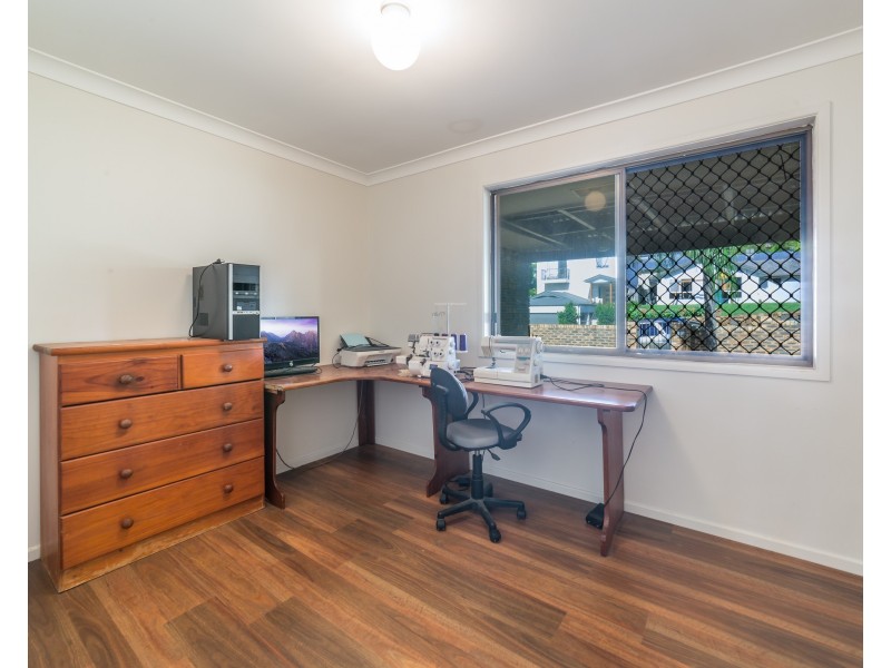 10 Cairngorm Street, Carrara QLD 4211